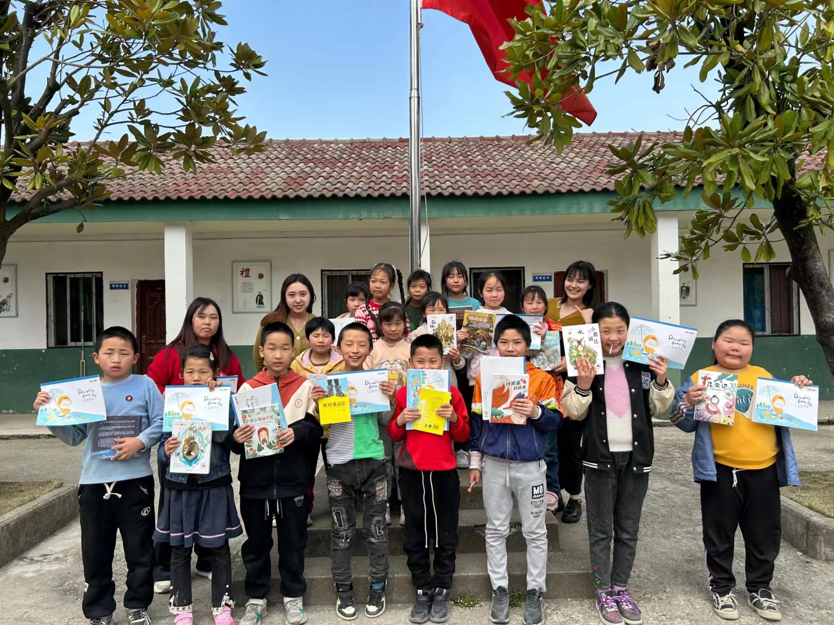 伯敬小学捐书.jpg 伯敬小学捐书.jpg